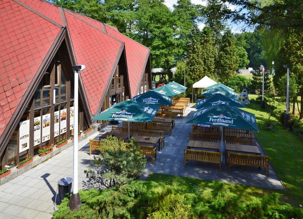 Hotel Konopiste Nova Myslivna Benesov  Exteriör bild