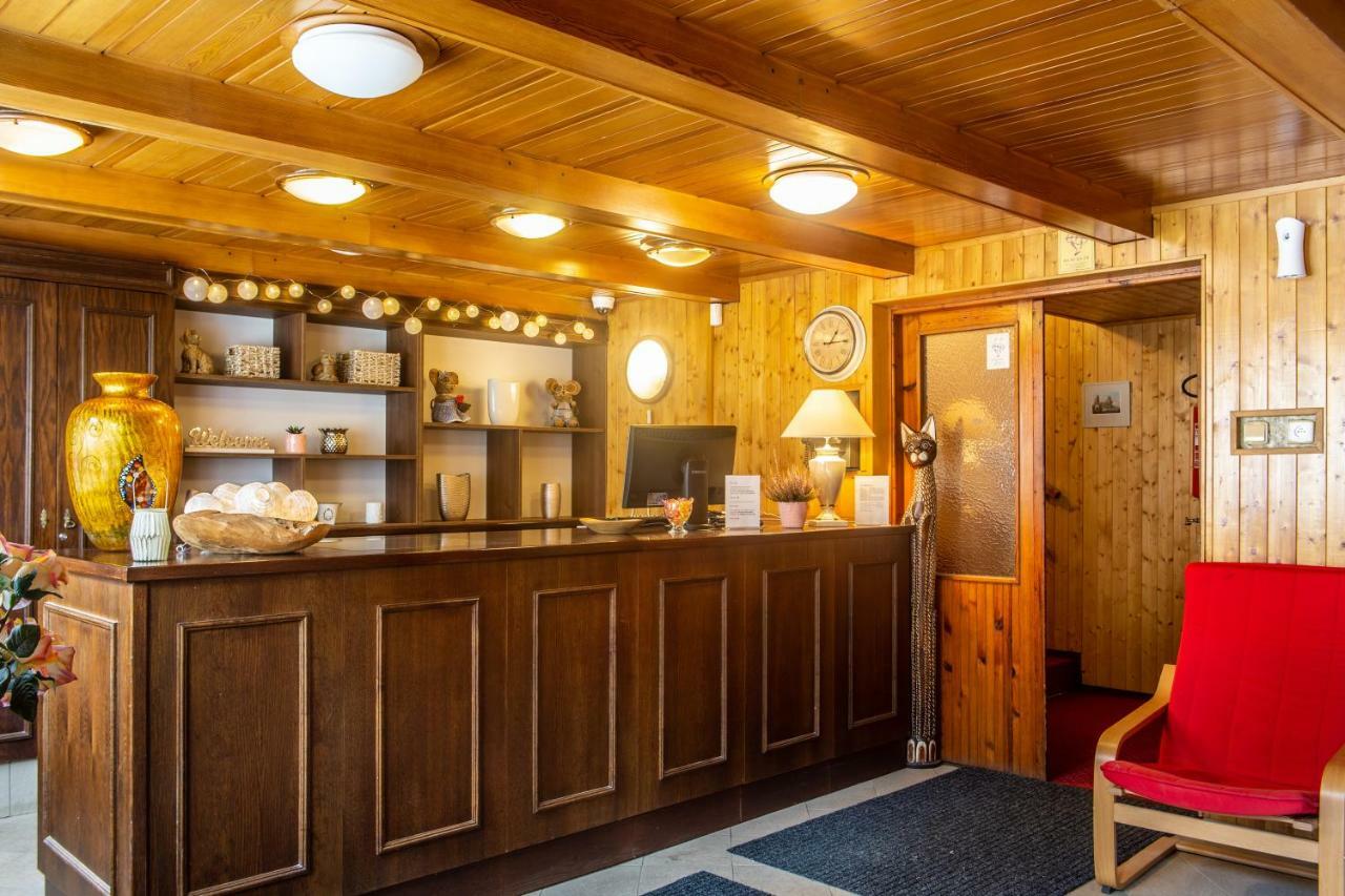 Hotel Konopiste Nova Myslivna Benesov  Exteriör bild