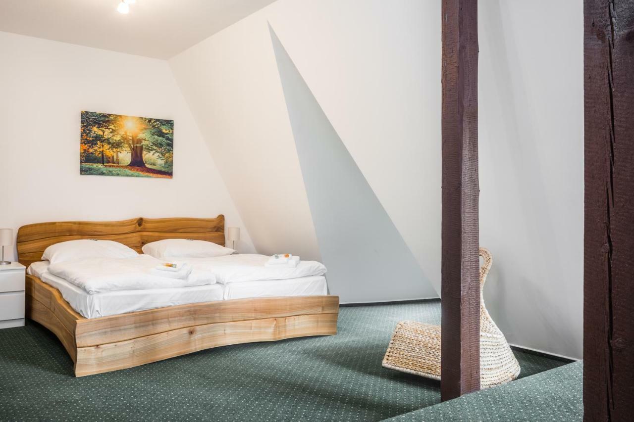 Hotel Konopiste Nova Myslivna Benesov  Exteriör bild
