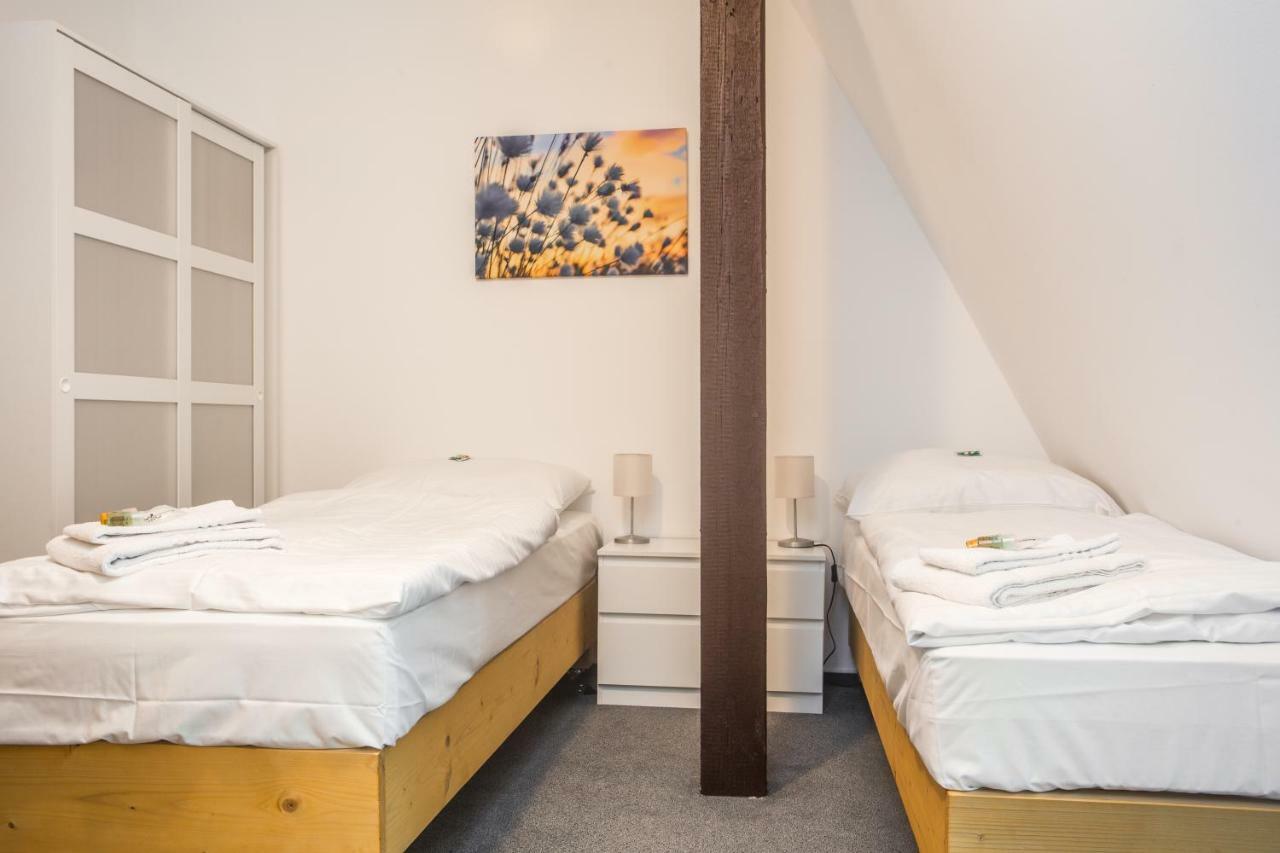 Hotel Konopiste Nova Myslivna Benesov  Exteriör bild